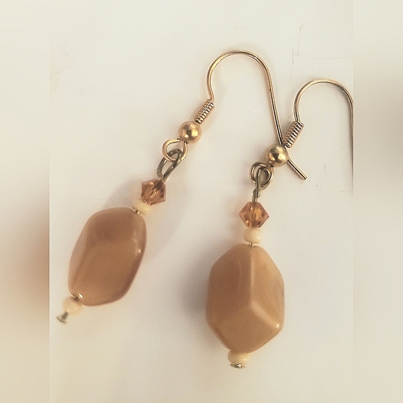 Geo cut handmade semiprecious drop earrings tan - Picture 1 of 2
